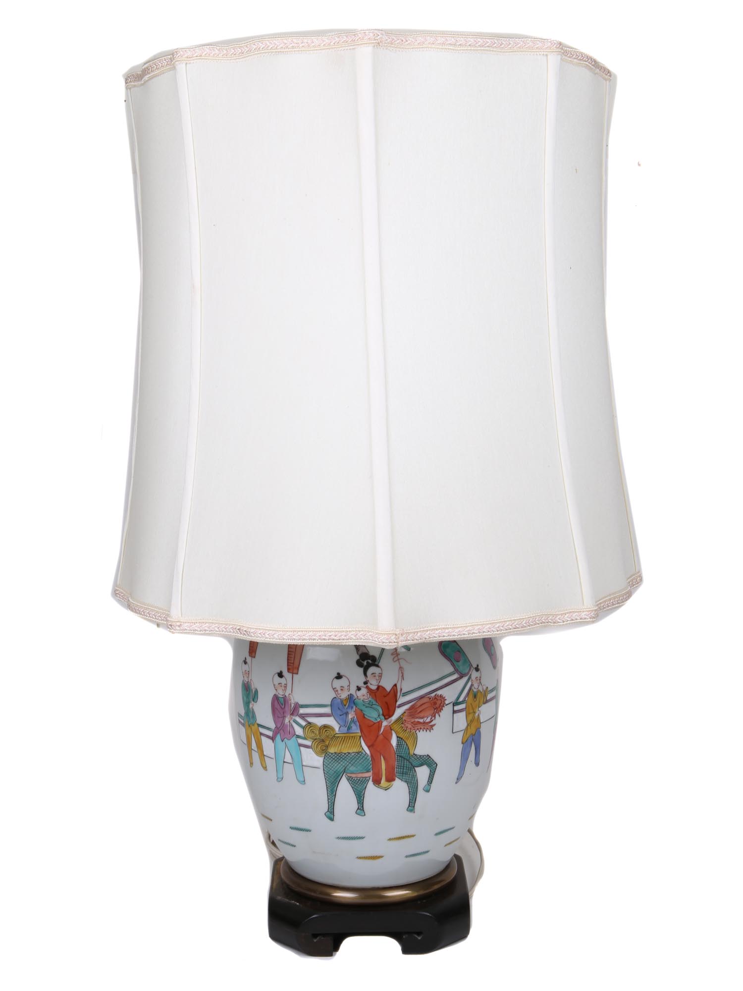 CHINESE POLYCHROME PORCELAIN DESK LAMP WITH SHADE PIC-0